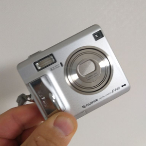 후지 파인픽스 F440 디지털카메라