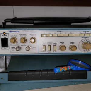 Tektronix 3Mhz Function Gen