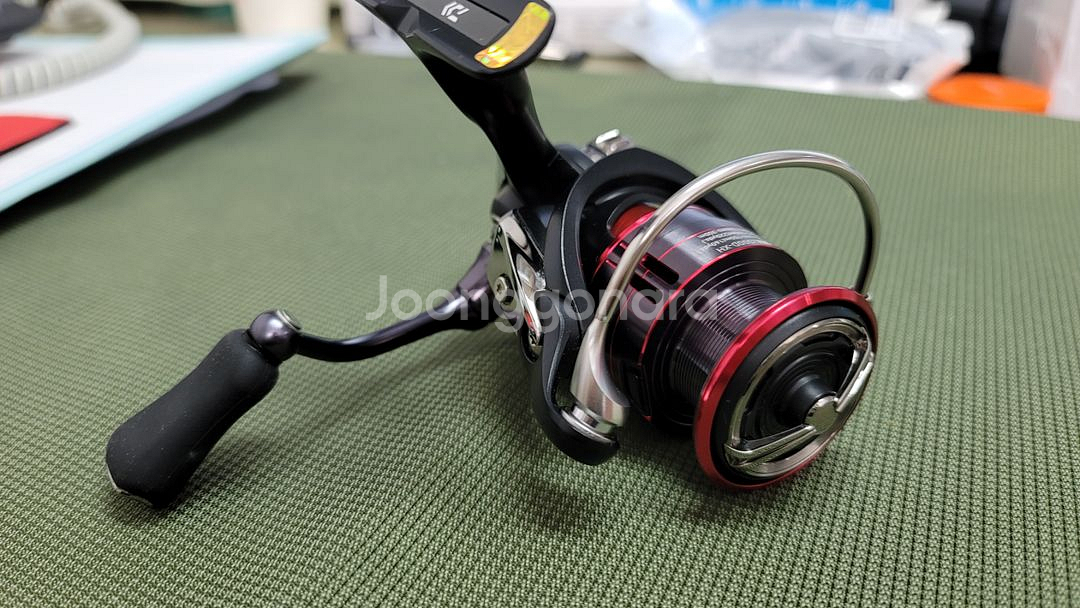 스피닝릴, 다이와 17 후에고 LT2000D- XH--6