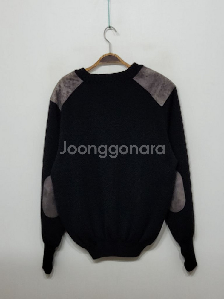 (XL) 버버리 니트 블랙 가죽패치 스웨터 영국판--5