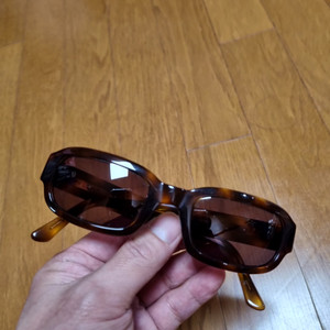 불가리 선글라스. 구매가격60만원