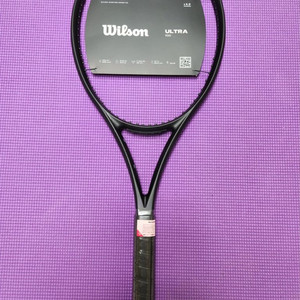 윌슨 울트라 V4느와르 300g 테니스라켓 팝니다.