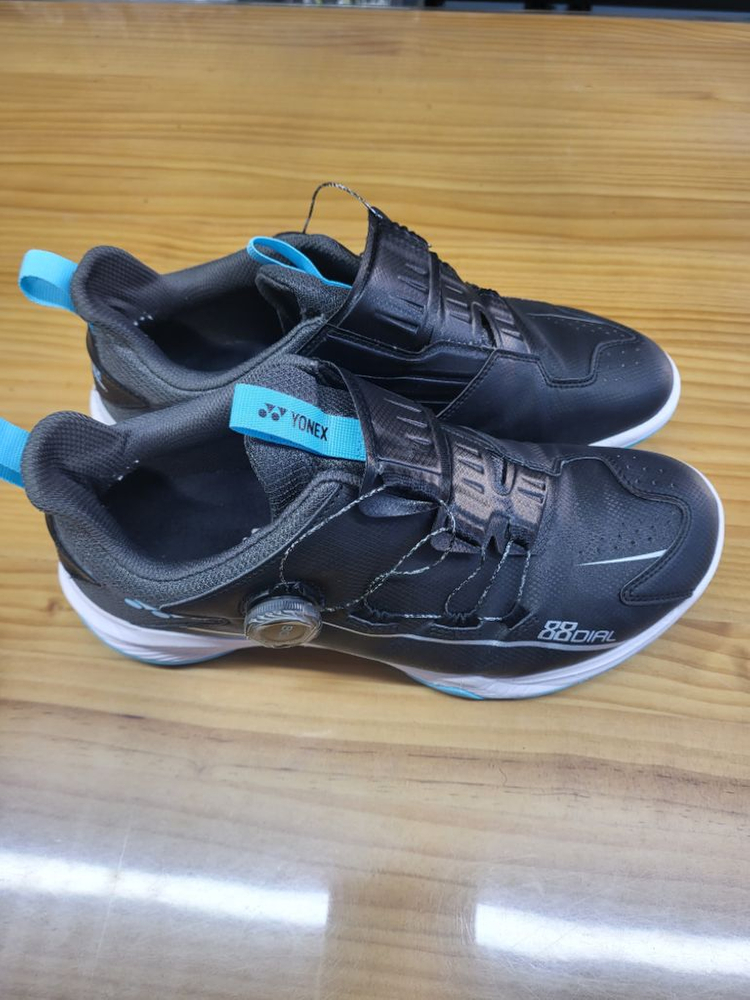 요넥스 배드민턴화 이미지