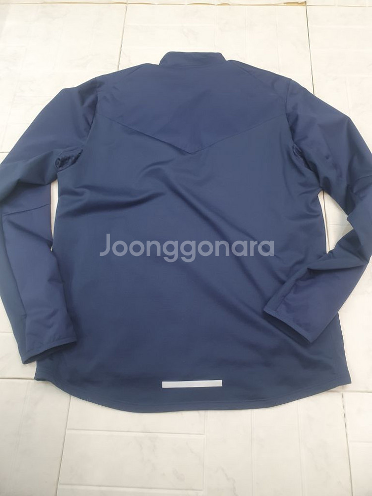 나이키 쉴드 2.0 러닝 자켓 xl 105사이즈--1