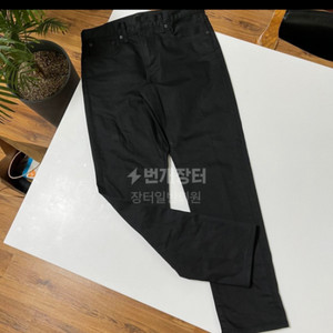 유니클로 셀비지 데님 블랙 (32) 택 없는 새상품