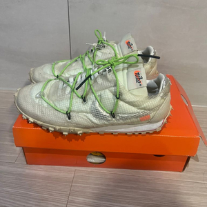 나이키 x 오프화이트 와플 레이서 화이트