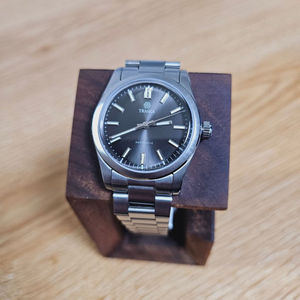 트라스카 커뮤터 36mm 시계 슬레이트 그레이 색상