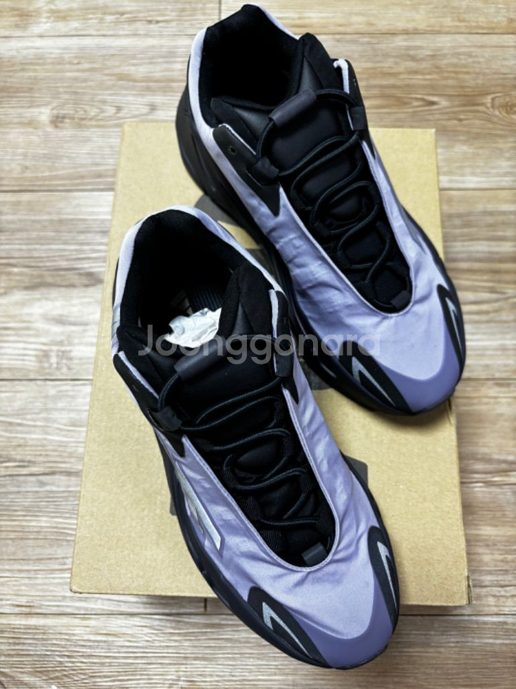 아디다스 이지 부스트 700 GW9526--1