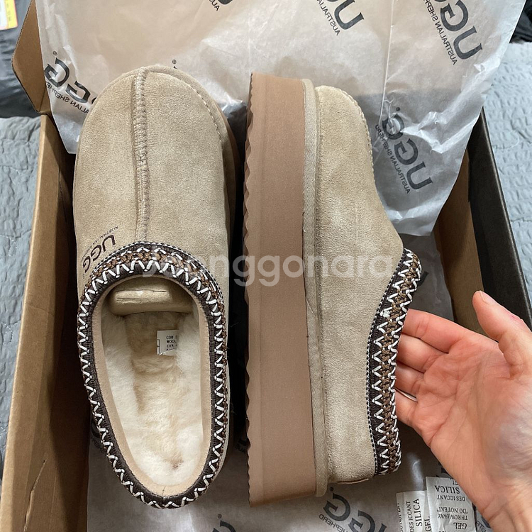 호주 ugg 슬리퍼 EU7/L6/235 새거 판매해요--2