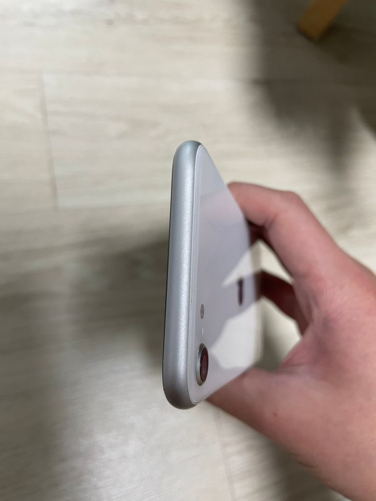 아이폰se2 64GB 이미지