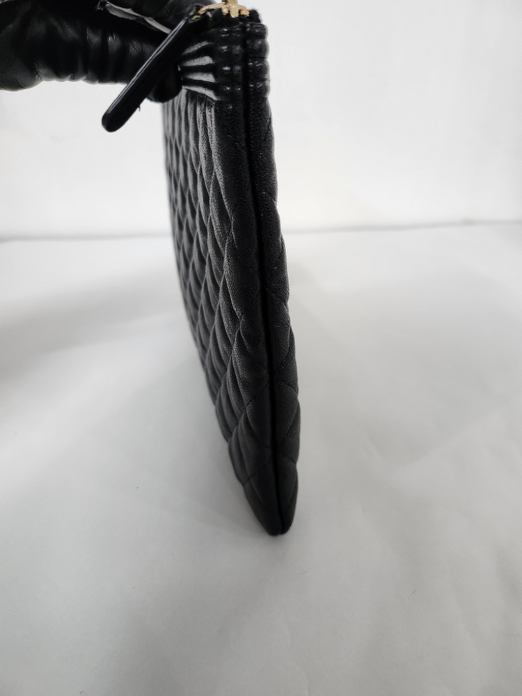 샤넬 보이 캐비어 금장 블랙 클러치백 미디움 27번대--7