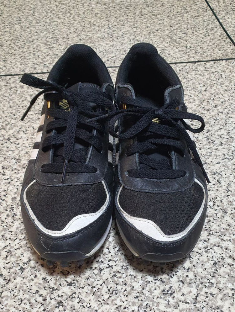 아디다스 트레이너 230 이미지