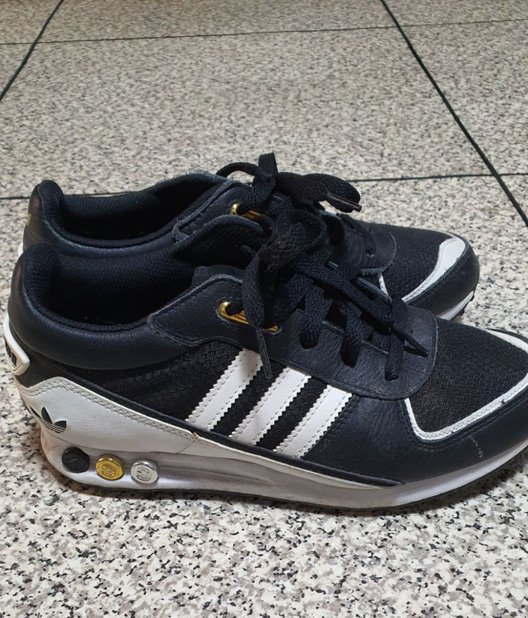 아디다스 트레이너 230 이미지