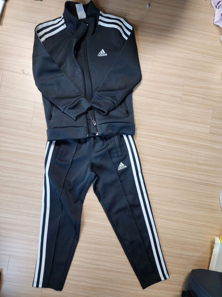 아디다스 남아 트레이닝복 세트 120사이즈--1