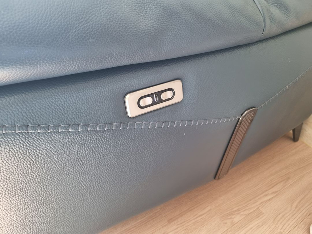 플랭크체스트 리클라이너 쇼파 판매합니다.--3