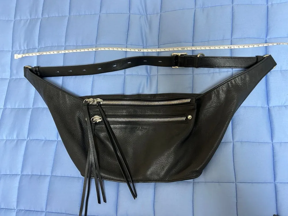 랙앤본 슬링백 힙색 이미지