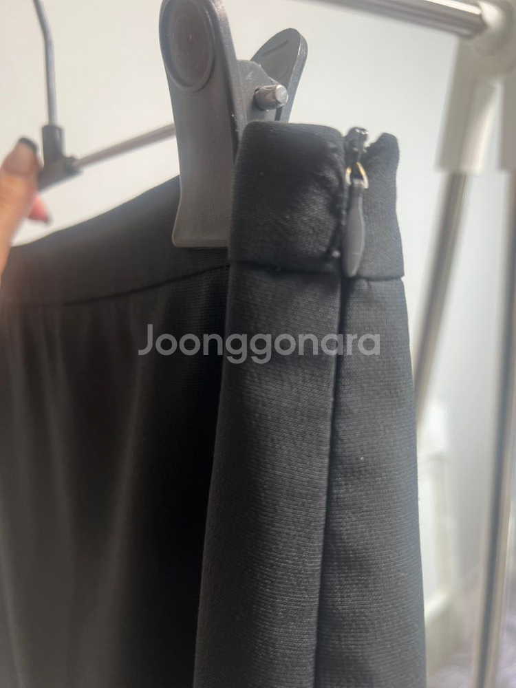 DECO 정장핏 블랙 H라인 스커트 55size--1