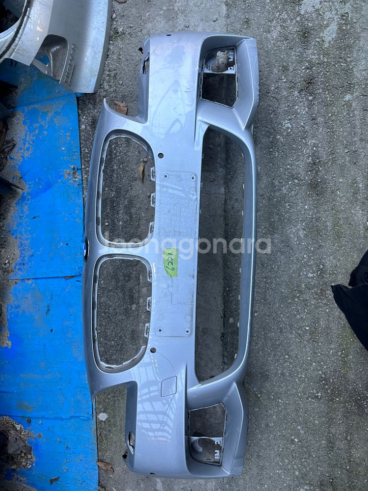 BMW 5시리즈 F10 앞범퍼--1