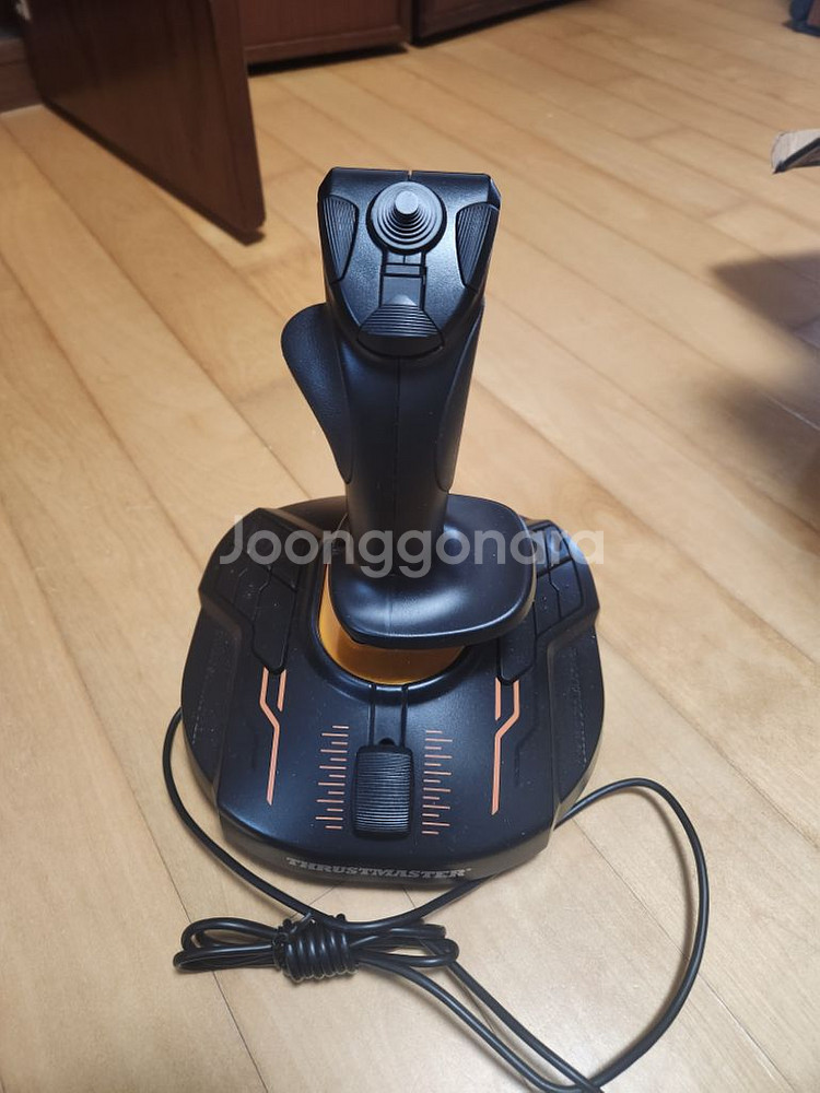 트러스트마스터 T16000--0