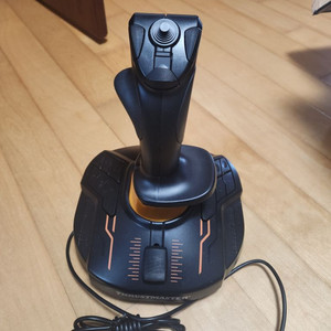 트러스트마스터 T16000