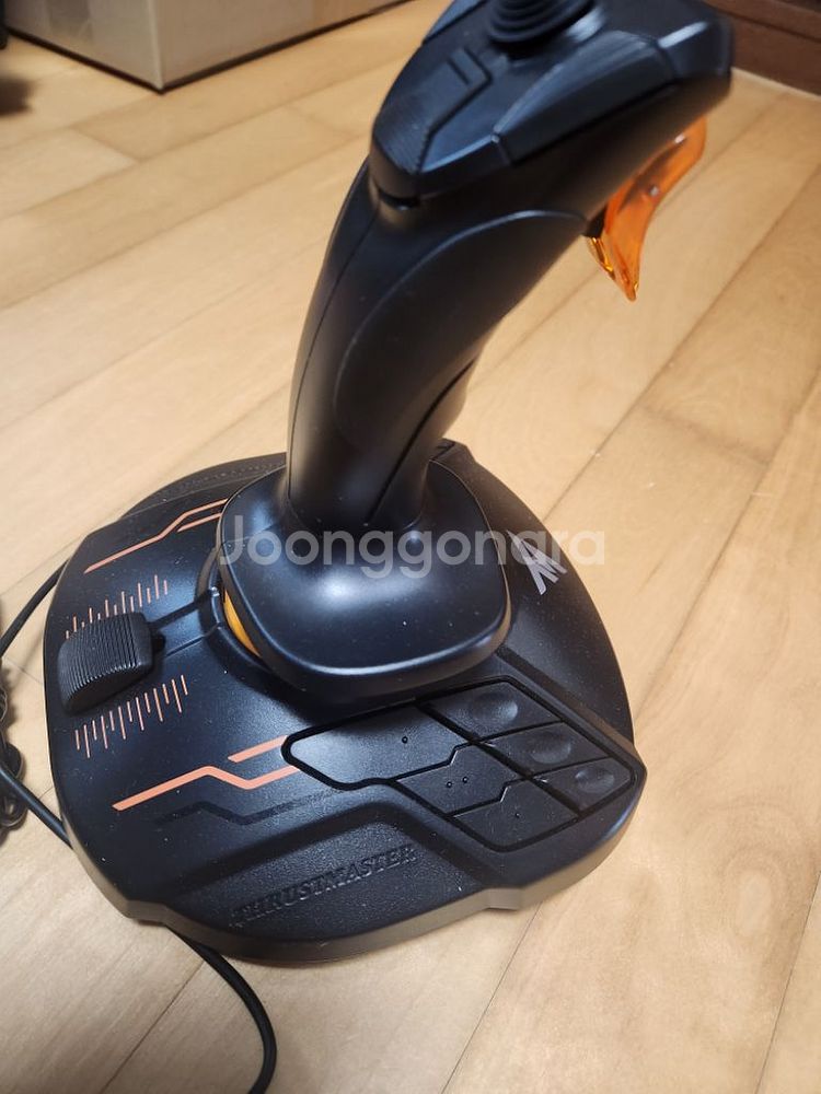 트러스트마스터 T16000--1