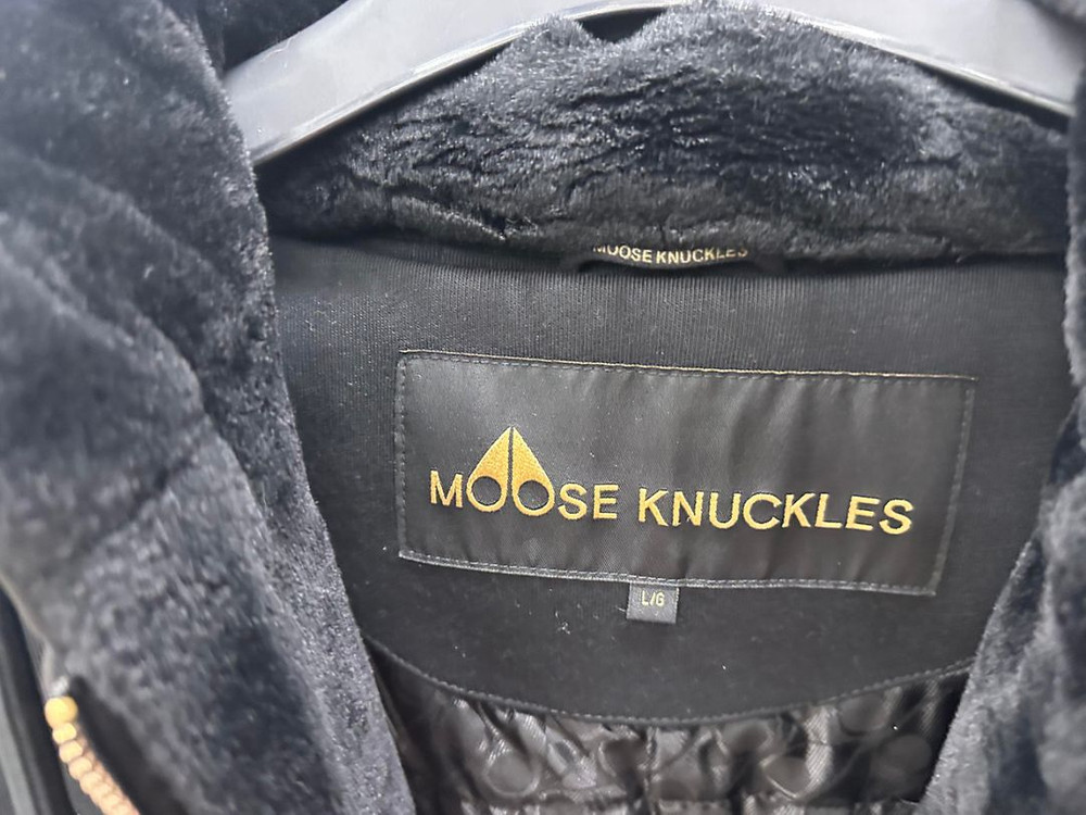 22FW 무스너클 버니스웨터 금장 블랙퍼 이미지