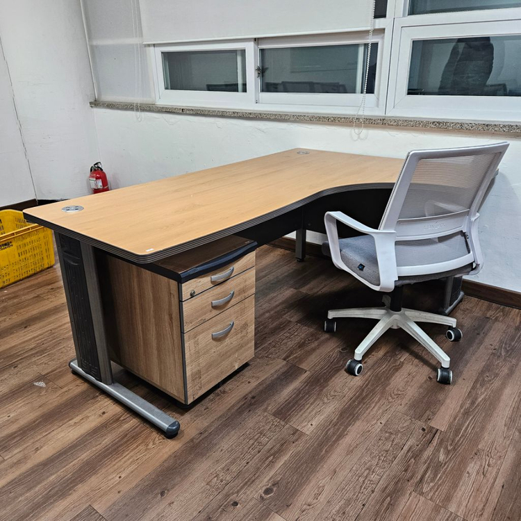 사무용 책상의자 서랍장 세트 판매해요.--2