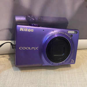 니콘 빈티지 디카 보라색 디지털카메라