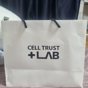 CELL TRUST + LAB