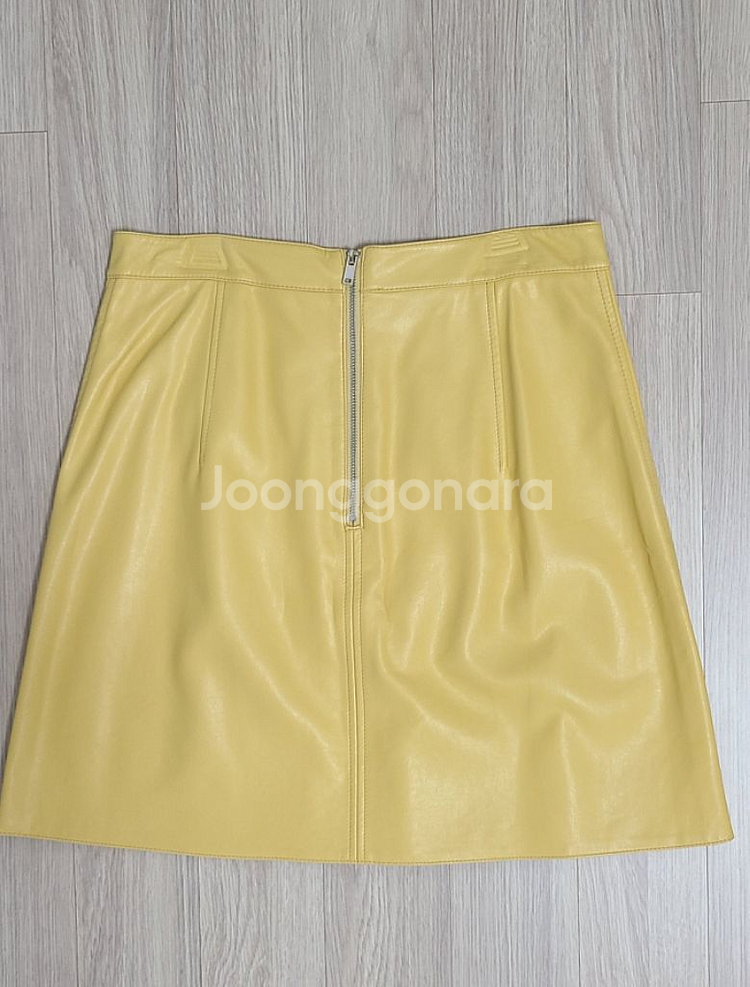 자라 여성 페이크 가죽 스커트 사이즈M--1
