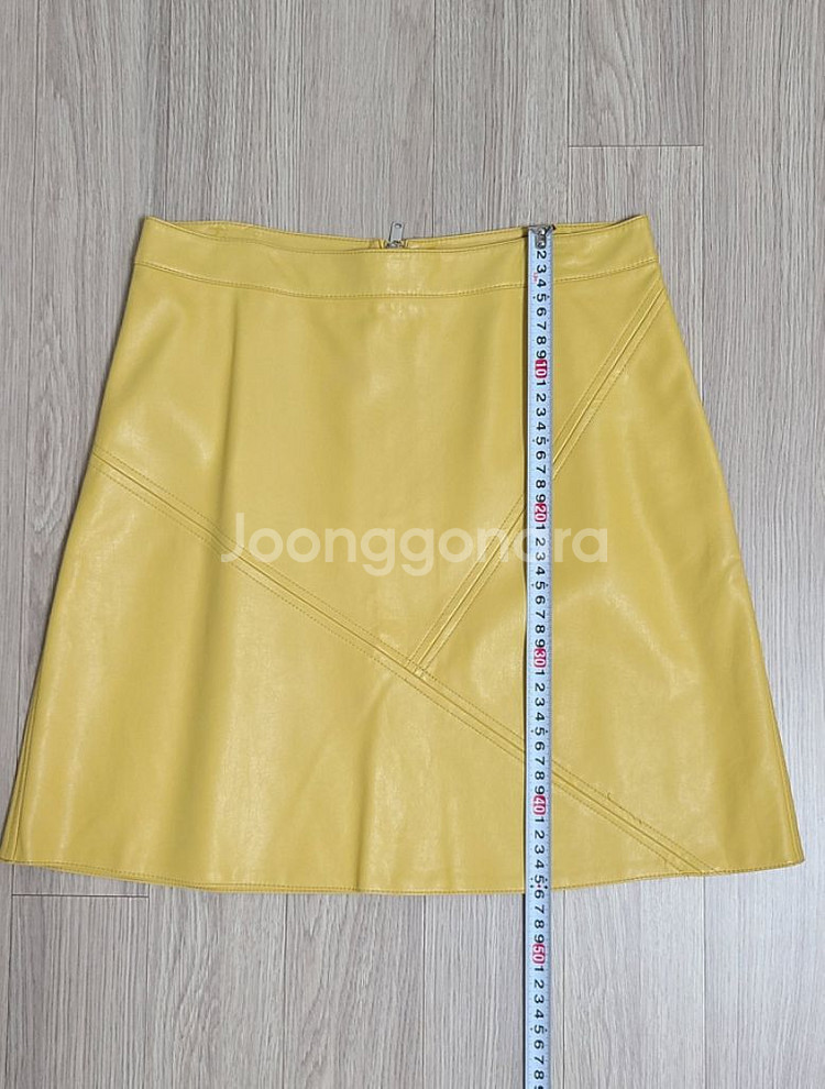 자라 여성 페이크 가죽 스커트 사이즈M--3