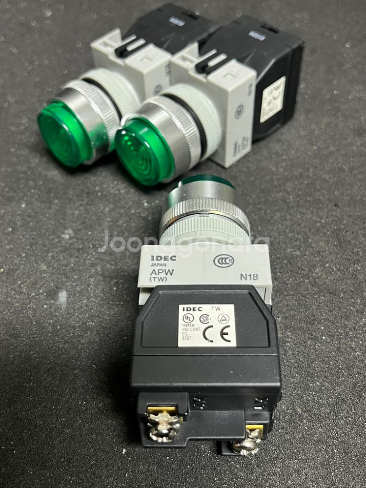 IDEC APW (TW) N18 PILOT LAMP--1