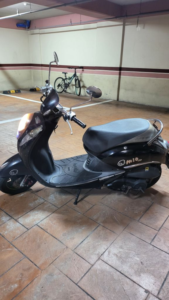검정색 미오 100cc 스쿠터 판매 이미지