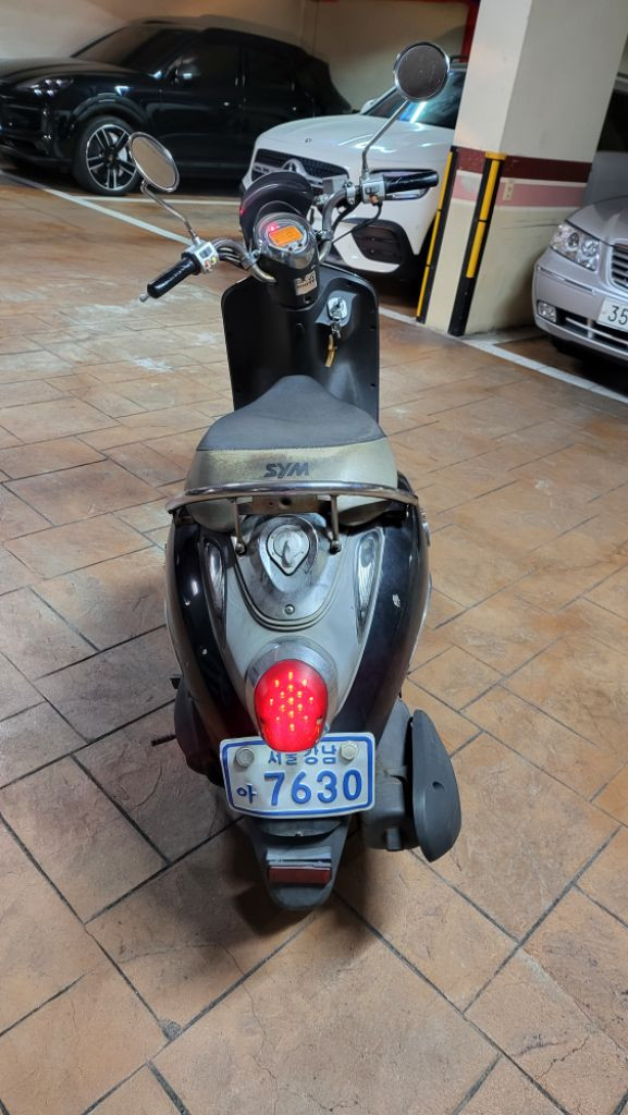 검정색 미오 100cc 스쿠터 판매 이미지