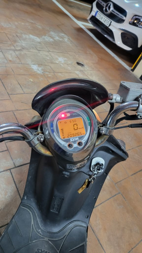 검정색 미오 100cc 스쿠터 판매 이미지