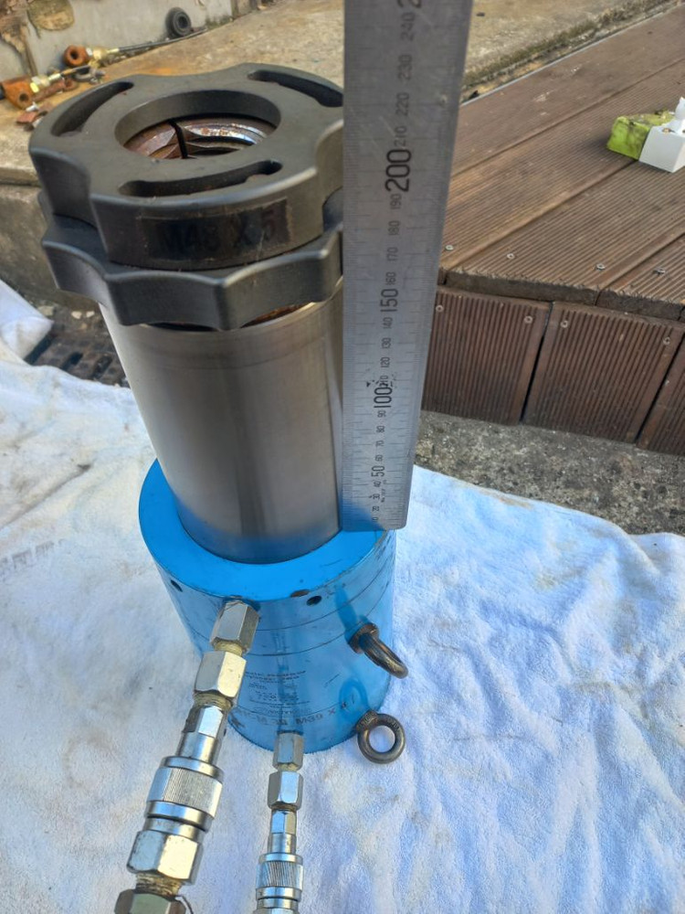 유압램 구멍램 이미지