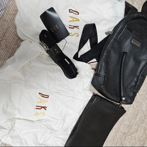 닥스 가방2개 일괄 가방하구 보증서 새 가방끈 있어여(