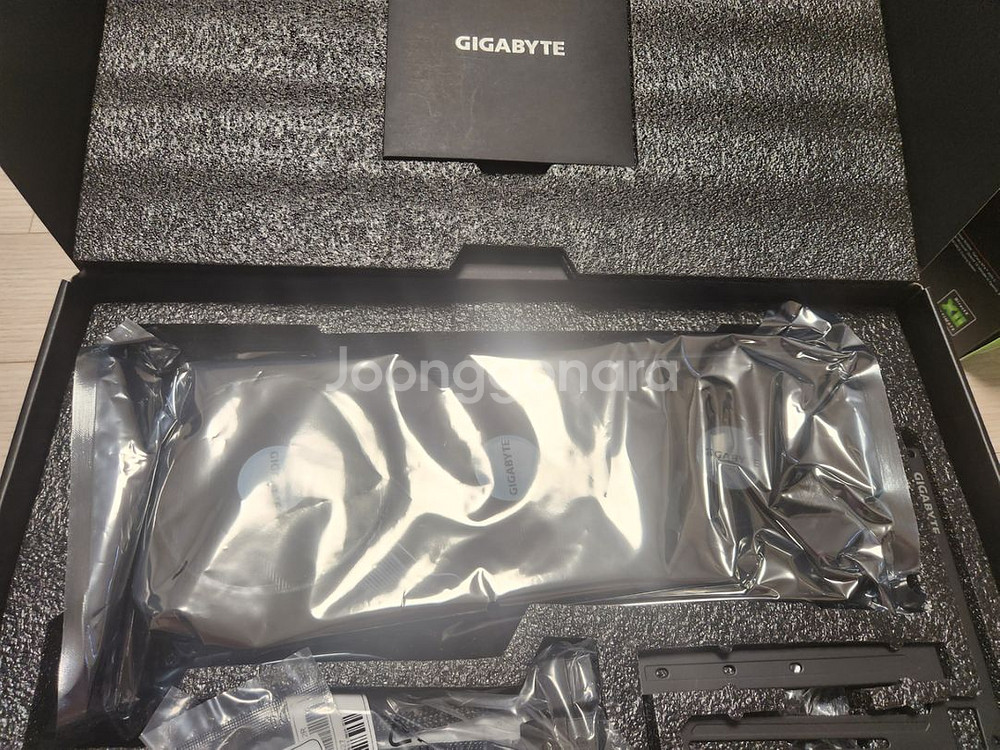 기가바이트 4070ti 겜오씨 팝니다.--1