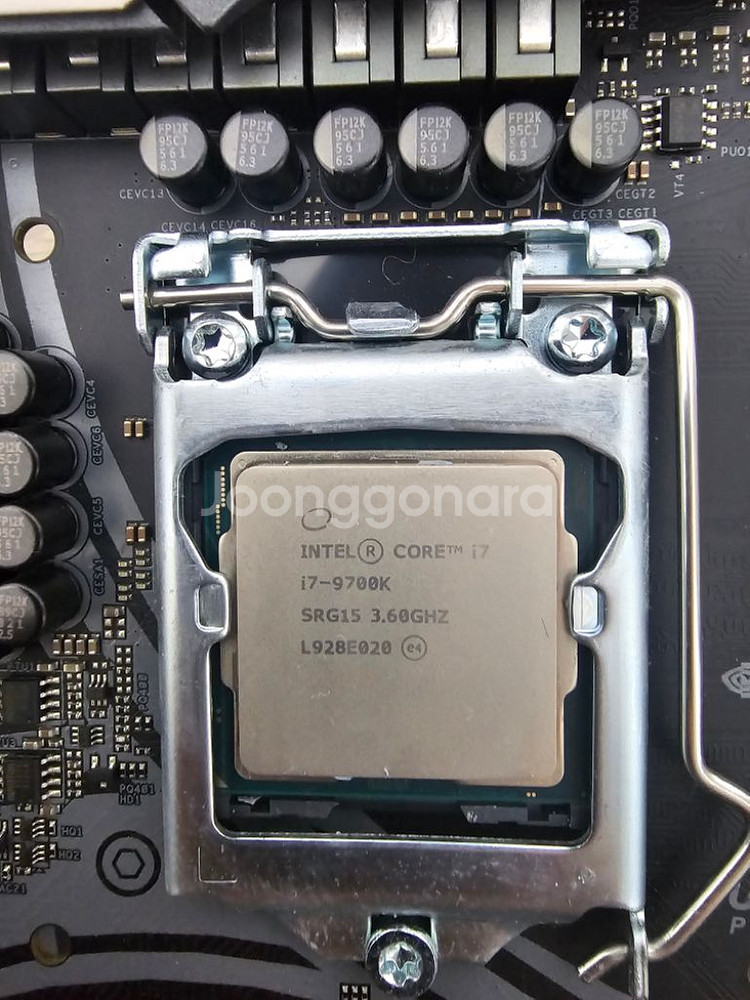 i7 9700k+z390 타이치+DDR4 16*2--1