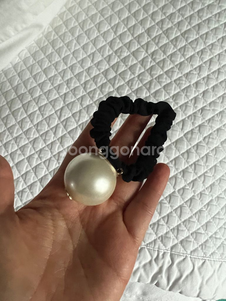 샤넬 CC로고 진주 머리끈 곱창 스크런치 헤어 밴드 슈--4