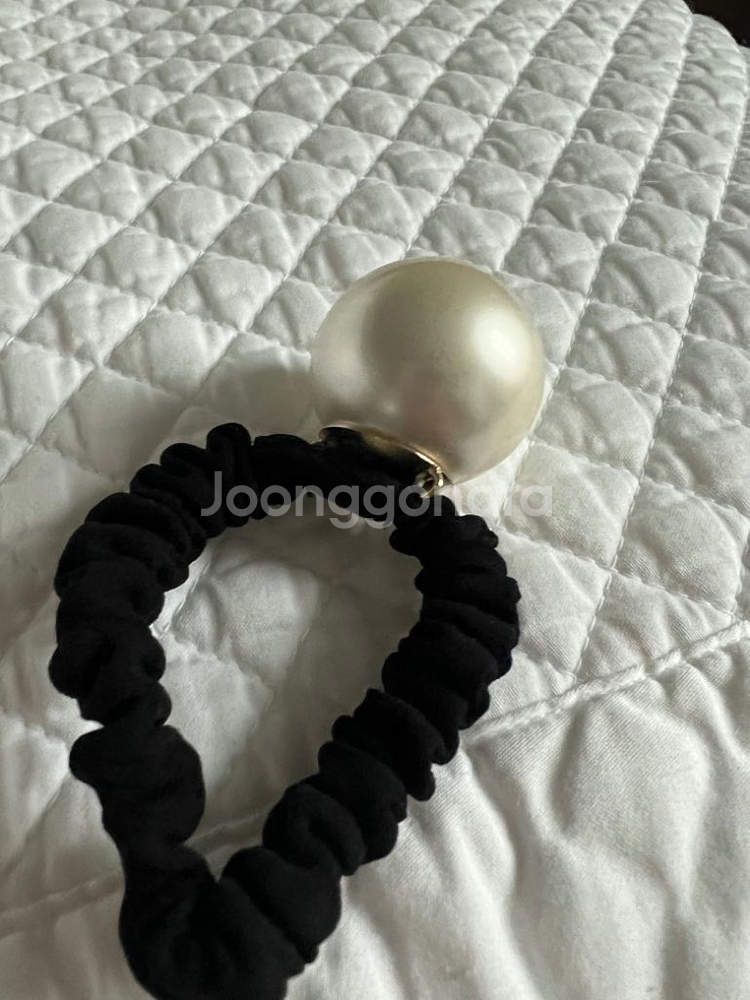 샤넬 CC로고 진주 머리끈 곱창 스크런치 헤어 밴드 슈--3
