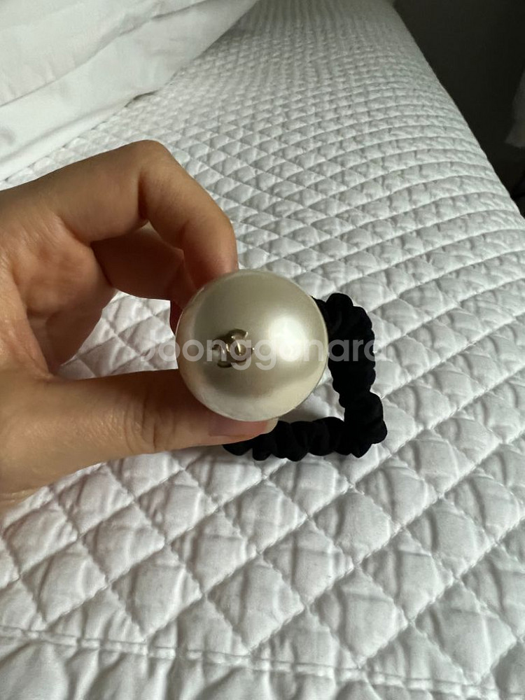 샤넬 CC로고 진주 머리끈 곱창 스크런치 헤어 밴드 슈--2