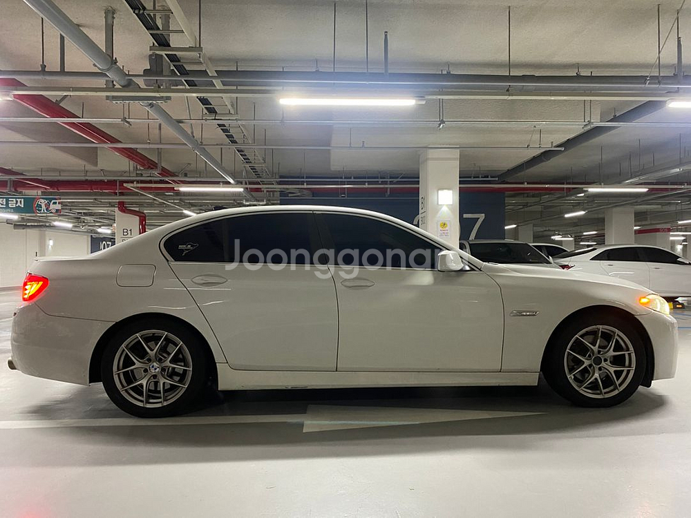 bmw 528i f10 11년식 판매합니다--2