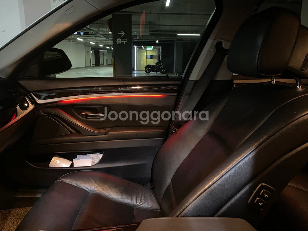 bmw 528i f10 11년식 판매합니다--4