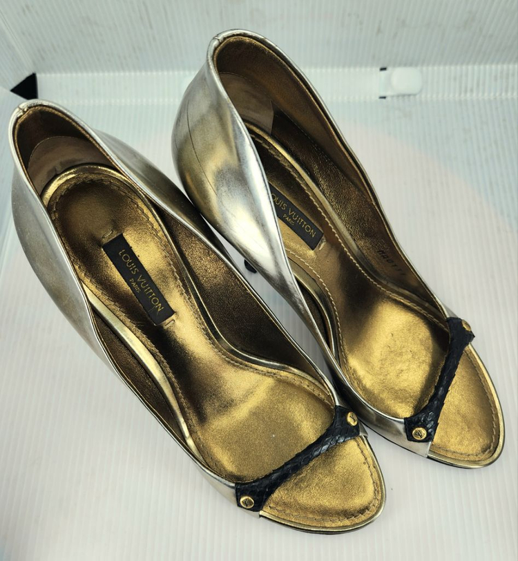 루이비통 여성용 힐 이미지