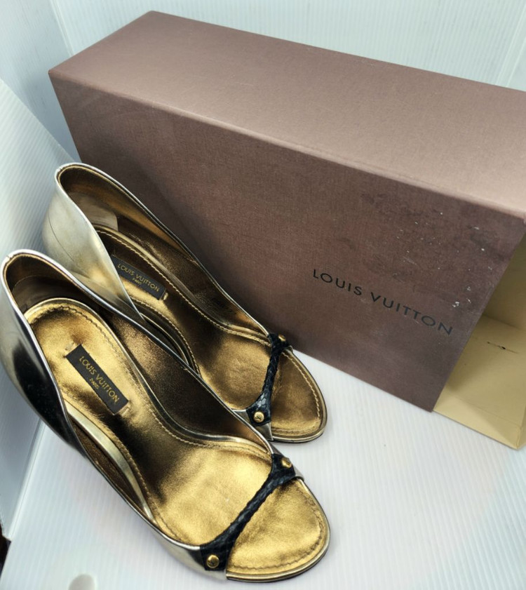 루이비통 여성용 힐 이미지