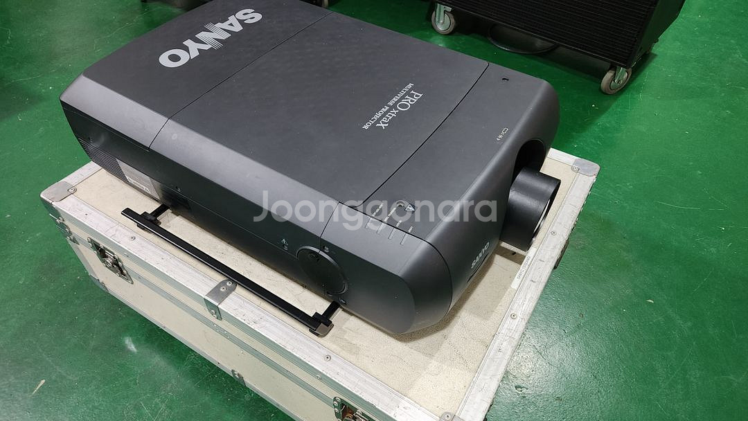 산요 PLC-XF47K 15000안시 빔프로젝터 팝니다--3