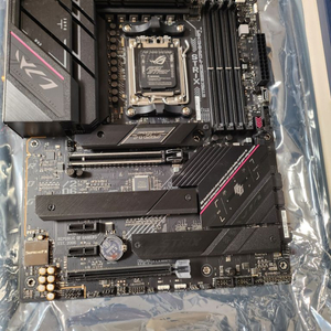 ASUS STRIX B650E-F 메인보드 판매합니다