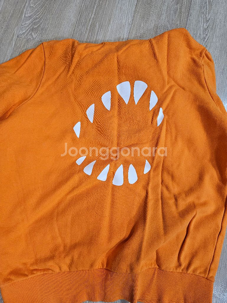 아구 휠라 콜라보 후드티--3