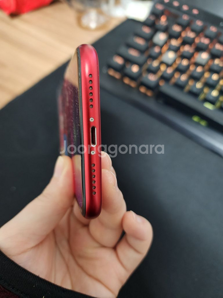 아이폰11 레드 128GB 팝니다--5